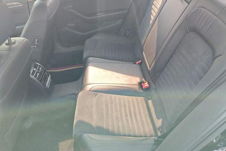 Used Volkswagen Magotan 2018 330TSI DSG Luxury Model
