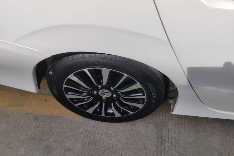 Used Honda Crider 2013 1.8L automatic luxury edition
