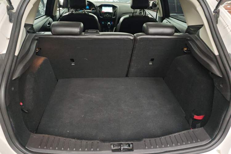 Used Ford Focus 2018 Hatchback Classic 1.6L Automatic Trendy SmartDrive Edition