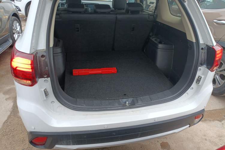 Used Mitsubishi Outlander 2018 2.0L Two-Wheel Drive Glory Edition 5 Seats
