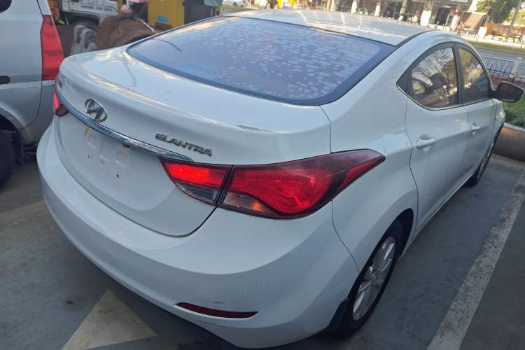 Used Hyundai Elantra 2016 1.6L Automatic Smart Version
