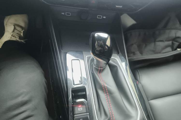 Used MG 5 2022 180 DVVT CVT Youth Luxury Edition
