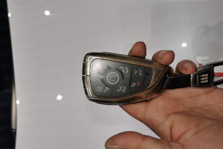 Used Buick Century 2023 2.0T Seven-Seater Yinshi Edition
