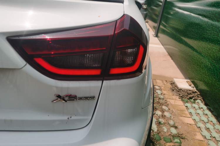 Used Geely Auto Vision X3 2021 PRO 1.5L CVT Deluxe Model
