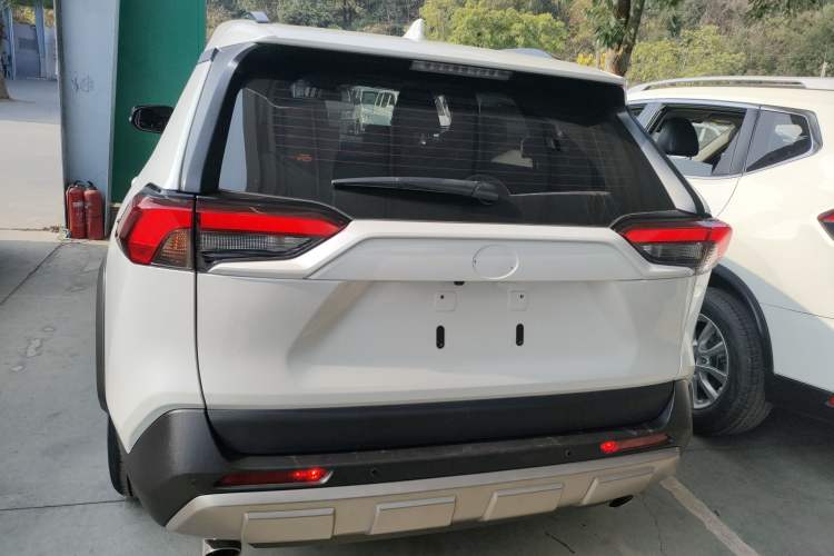 Used Toyota RAV4 2022 2.0L CVT 4x4 Style Plus Edition
