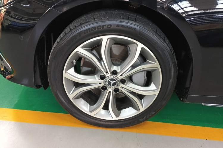 Used Mercedes-Benz E-Class 2020 E 300 L Sporty and Stylish Model
