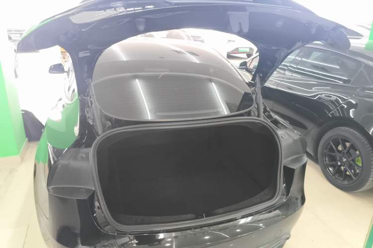 Used Tesla Model 3 2023 Rear-Wheel-Drive Version
