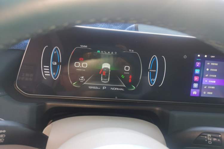 Used ORA Good Cat 2023 401 km Standard Range Luxury Version Lithium Iron Phosphate