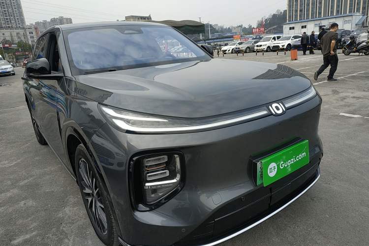 Used  Q07 2025 215 Flagship PLUS