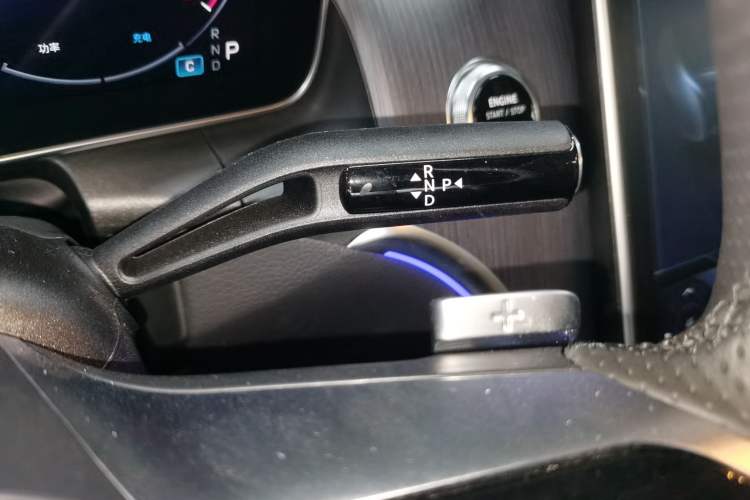 Used Mercedes-Benz GLC 2023 GLC 260 L 4MATIC Luxury Model 5 Seats
