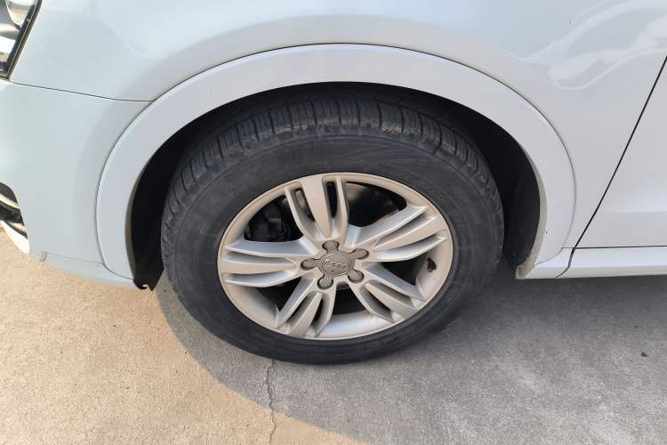 Used Audi Q3 2015 30 TFSI Comfort Model