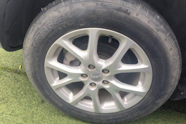 Used  Cherokee 2017 2.0L Superior Edition