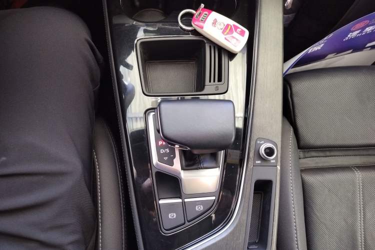 Used Audi A4L 2023 40 TFSI Luxury Dynamic Model
