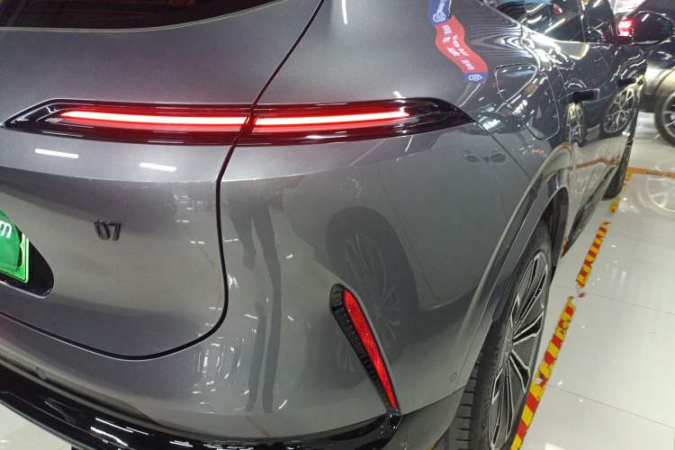 Used  07 2024 Max Extended-Range Exploration Edition
