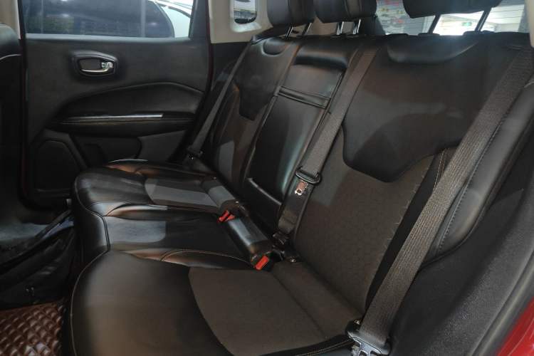 Used  Compass 2017 200T Automatic Enjoyment Version