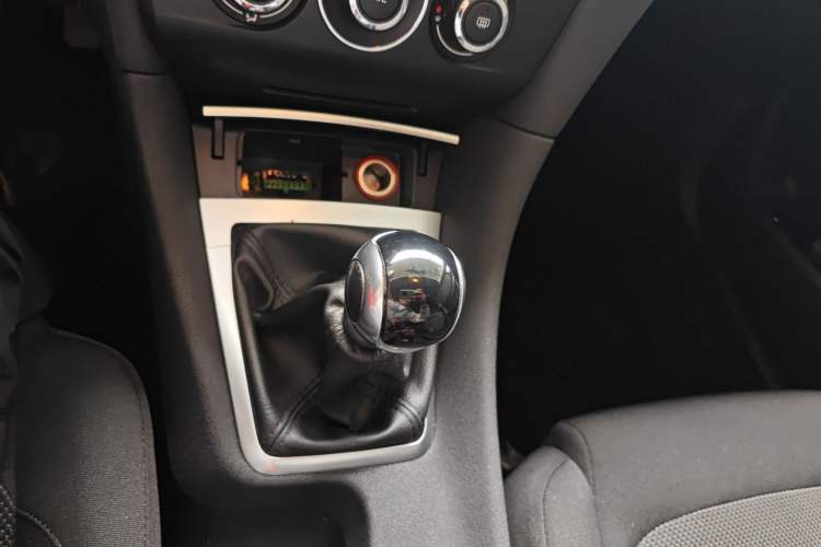 Used  5LS 2014 1.8L Manual Comfort Version VTi140
