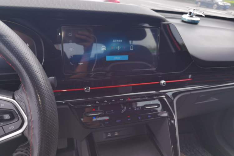 Used Baojun RC-6 2019 1.5T CVT 24-Hour Online Luxury Edition
