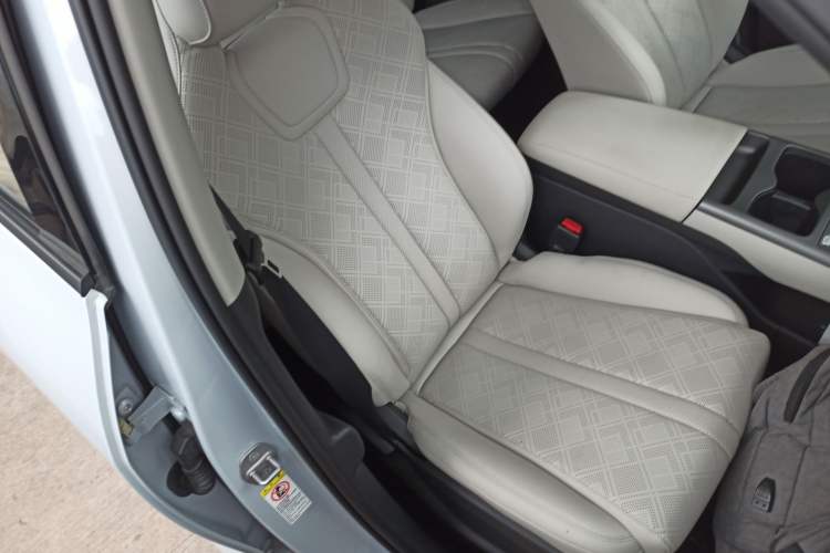 Used BYD Yuan UP 2025 Intelligent Driving Version 401 KM Dynamic Edition
