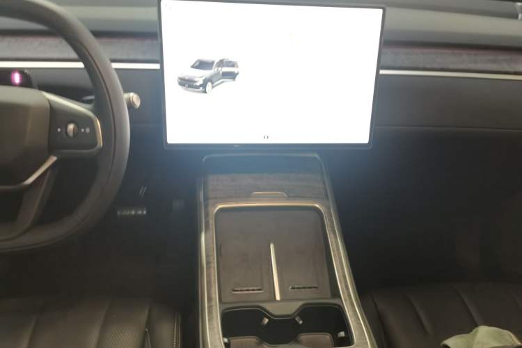 Used ONVO Luxeed L90 2025 Model—Ultra Six-Seater Version
