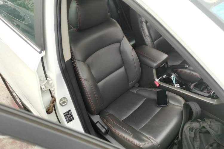 Used Huatai Santa Fe 2016 1.5T Gasoline Manual Two-Wheel Drive Smart Enjoyment i3 Model
