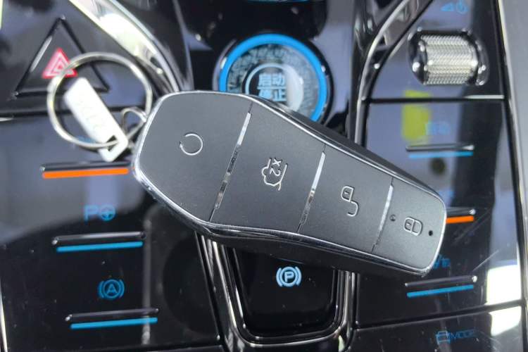 Used BYD Han 2025 DM-i Intelligent Driving Edition 125KM LiDAR Flagship Model
