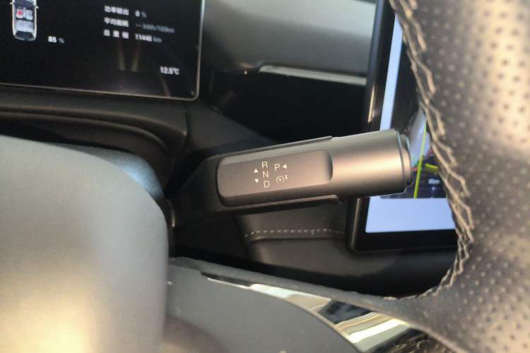 Used AION V 2024 Aion Tyrannosaurus 650 Smart Premium Edition
