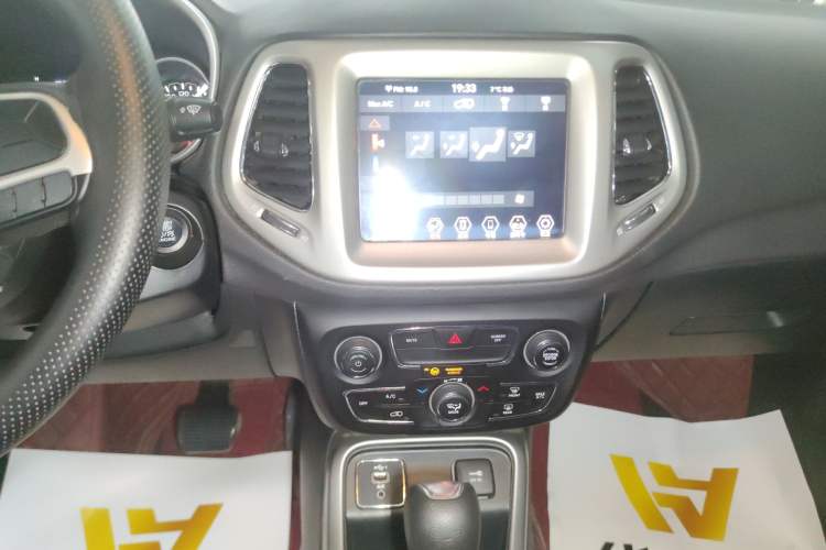 Used Jeep Compass 2020 220T Automatic Leading Edition
