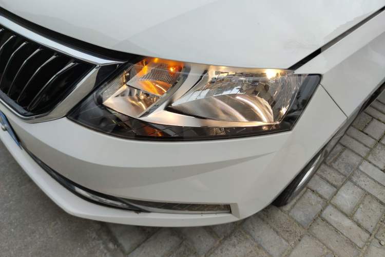 Used Skoda Rapid 2019 1.5L Automatic Comfort Edition China VI Standard
