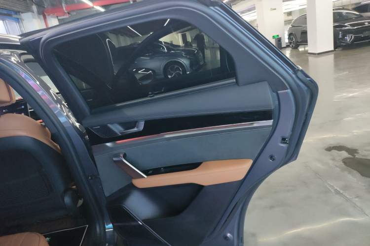 Used BYD Tang New Energy 2022 EV 730KM Luxury Model
