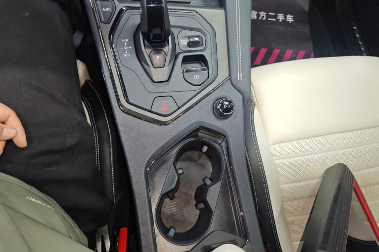 Used Lynk & Co 01 EM-P 2023 1.5TD EM-P Dawn Edition
