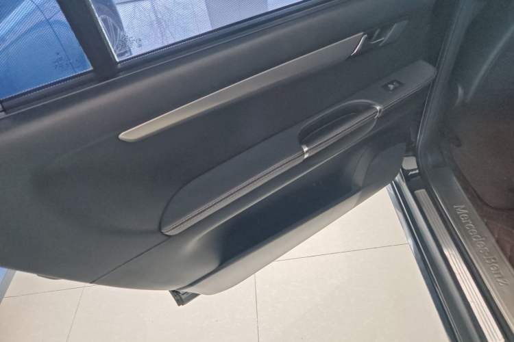 Used Mercedes-Benz R-Class 2014 R 320 4MATIC Business Model
