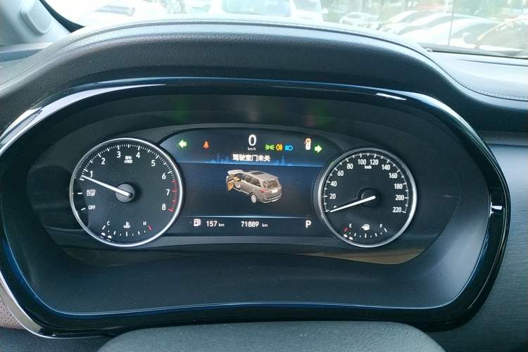 Used Buick GL8 2023 Land Executive Class 652T Luxury Model
