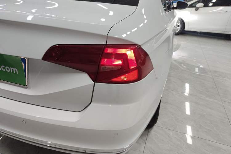 Used Volkswagen Bora 2016 1.6L manual Comfort trim level
