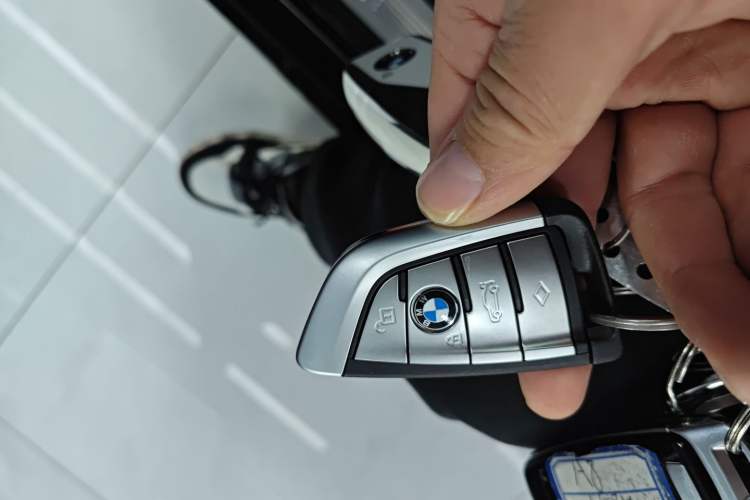 Used BMW 5 Series 2022 Second Facelift 530Li Leading Edition M Sport Package
