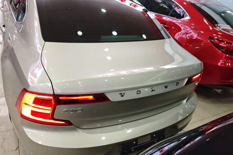 Used Volvo S90 2018 T4 Zhiyuan Edition
