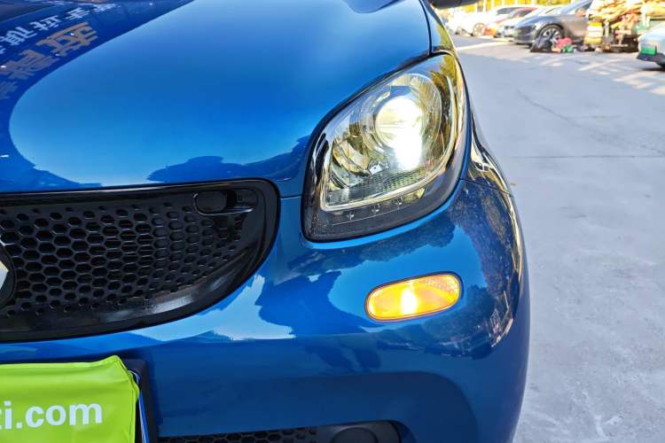 Used  fortwo 2015 1.0L 52 kW Hardtop Passion Edition
