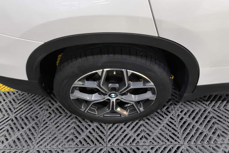 Used BMW X1 2021 Restyled sDrive25Li Leading Edition
