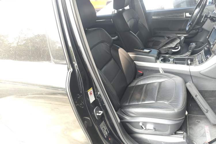 Used Haval H8 2015 2.0T Two-Wheel Drive Luxury Edition