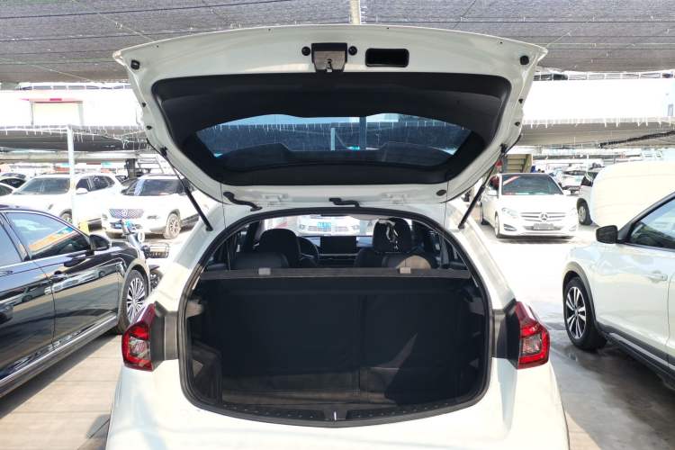 Used Geely Auto Vision X3 2021 PRO 1.5L CVT Deluxe Model
