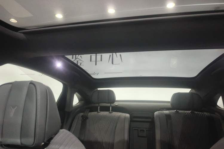 Used VOYAH PASSION 2023 Four-Wheel Drive Flagship Edition
