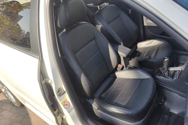 Used Volkswagen Gran Lavida 2013 1.6L Manual Comfort Model