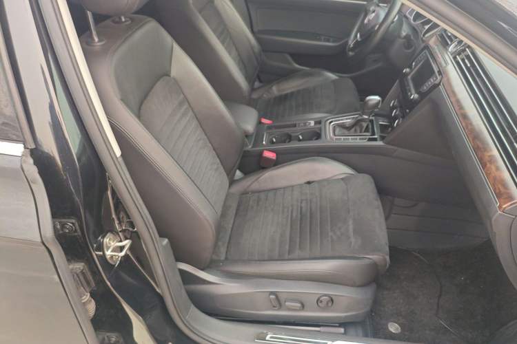 Used Volkswagen Magotan 2017 330TSI DSG Luxury Model
