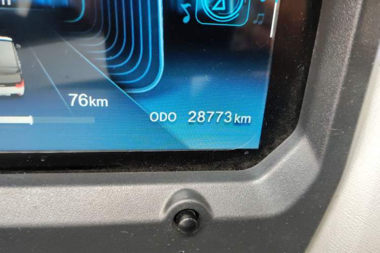 Used Chery QQ Ice Cream 2022 120km Conical Shape Lithium Iron Phosphate
