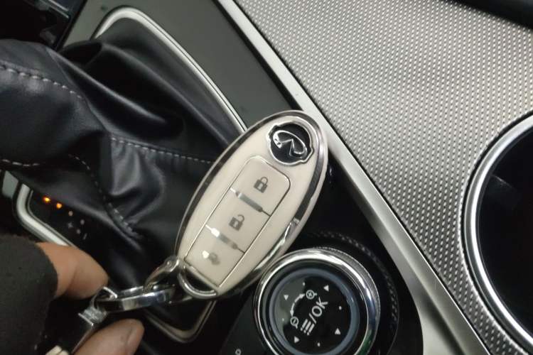 Used Infiniti Q50L 2018 2.0T Enjoyment Version China VI Standard
