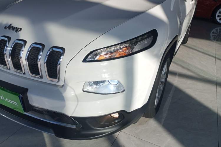 Used  Cherokee 2017 2.0L Superior Edition
