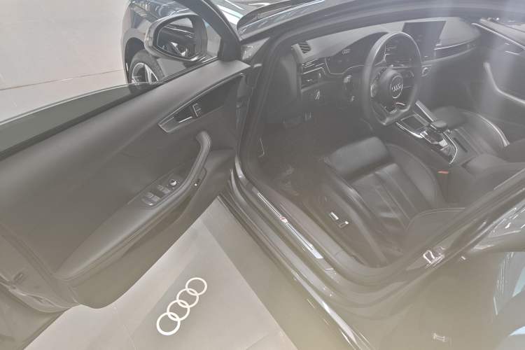 Used Audi A4L 2024 40 TFSI Luxury Dynamic Edition