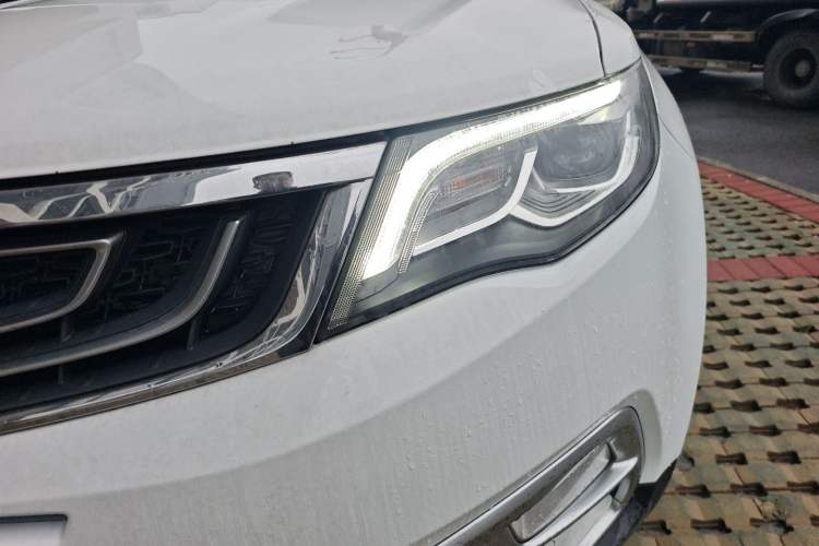 Used Geely Auto Emgrand X7 Sport 2016 1.8TD Automatic ZhiZun Version
