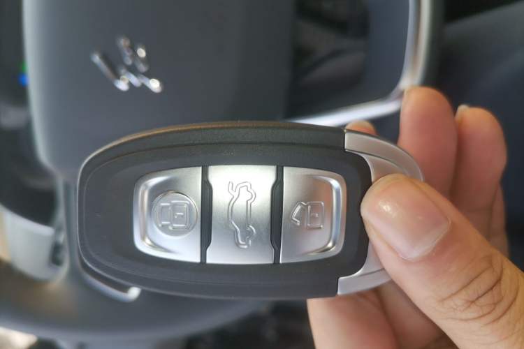 Used Hongqi E-QM5 2022 431 km Charge & Enjoy Edition
