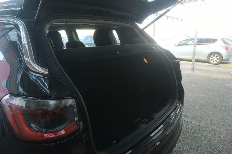 Used  Compass 2017 200T Automatic Family Edition
