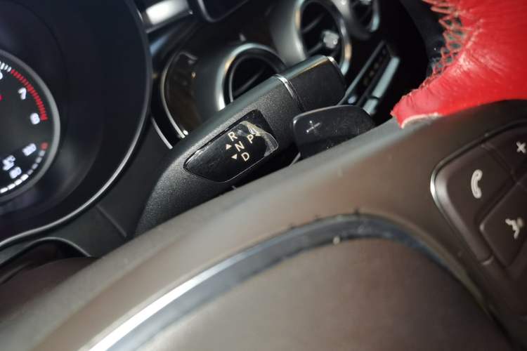 Used Mercedes-Benz GLC 2016 GLC 260 4MATIC Luxury Model